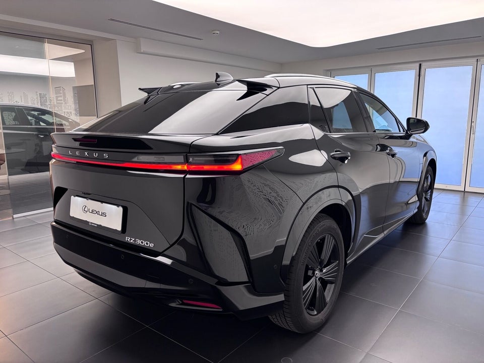 Lexus RZ300e Luxury 5d
