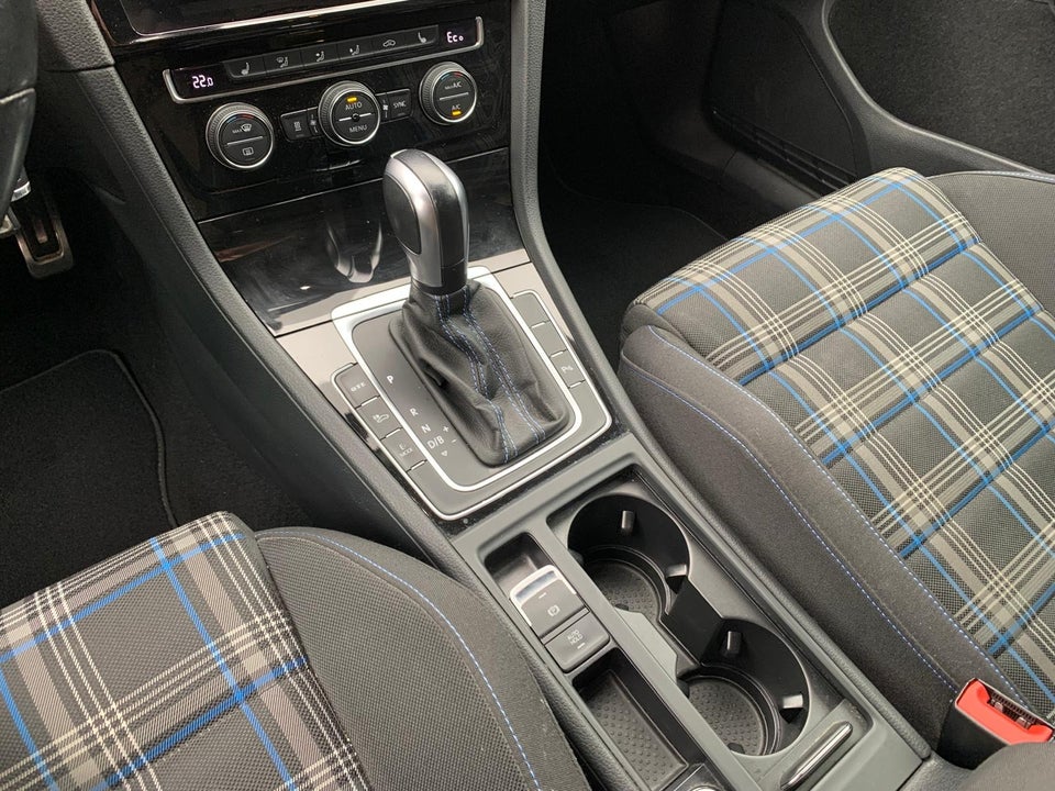 VW Golf VII 1,4 GTE DSG 5d