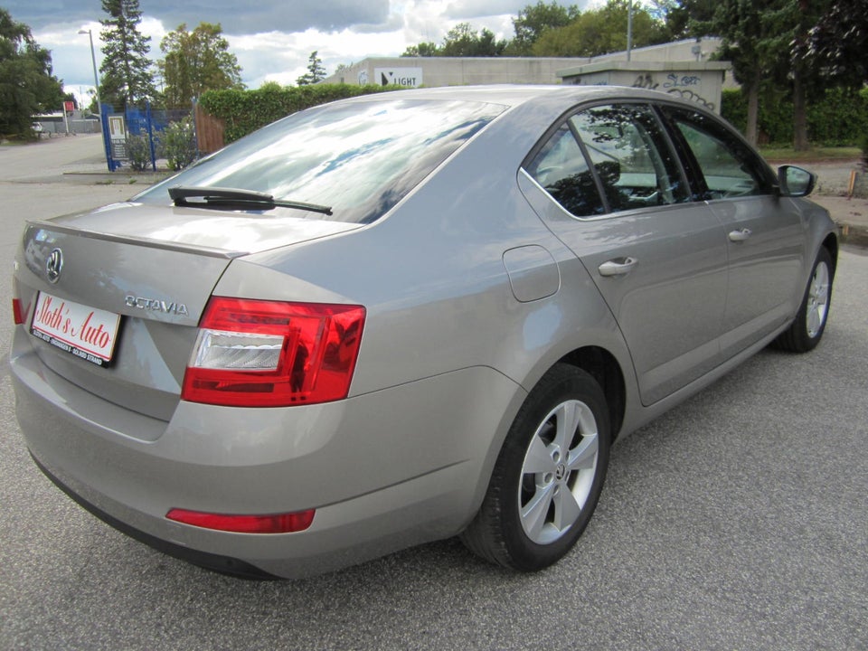 Skoda Octavia 1,8 TSi 180 Elegance DSG 5d