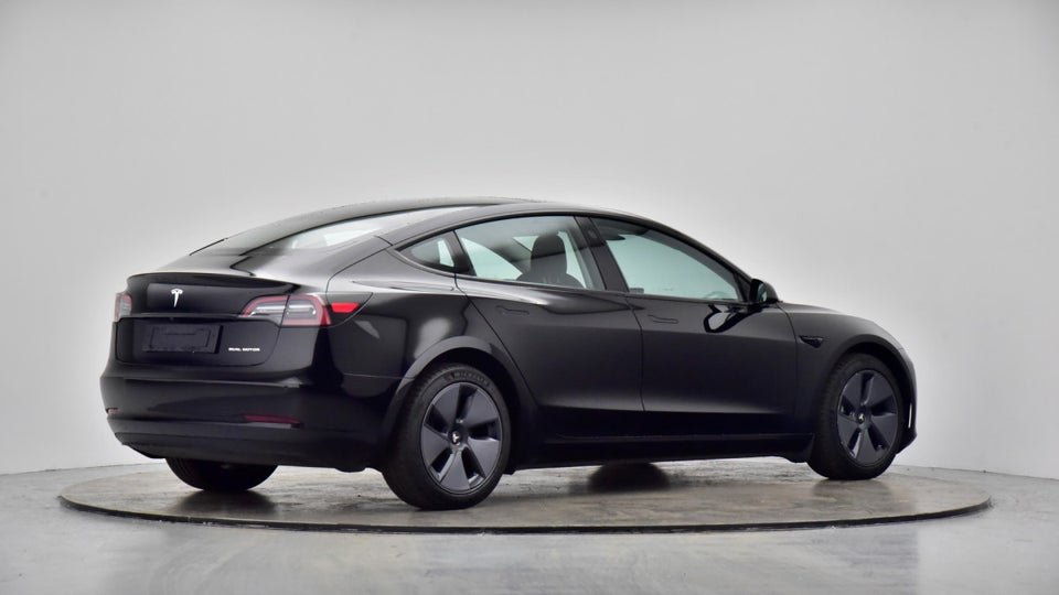 Tesla Model 3 Long Range AWD 4d