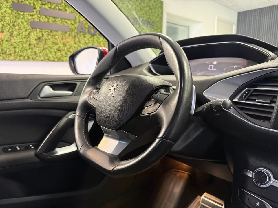 Peugeot 308 1,5 BlueHDi 130 Allure Pack SW EAT8 5d