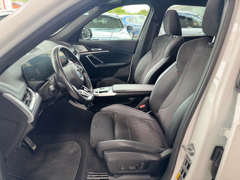 BMW iX1 xDrive30 Fully Charged M-Sport 5d