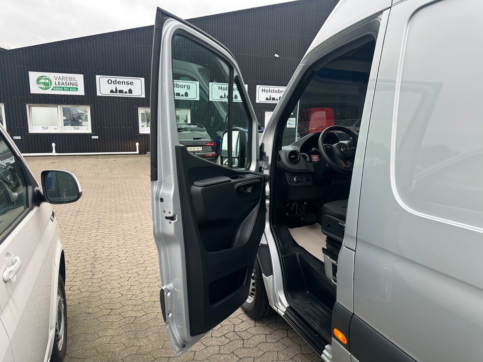 Mercedes Sprinter 319 3,0 CDi A2 Kassevogn aut. RWD