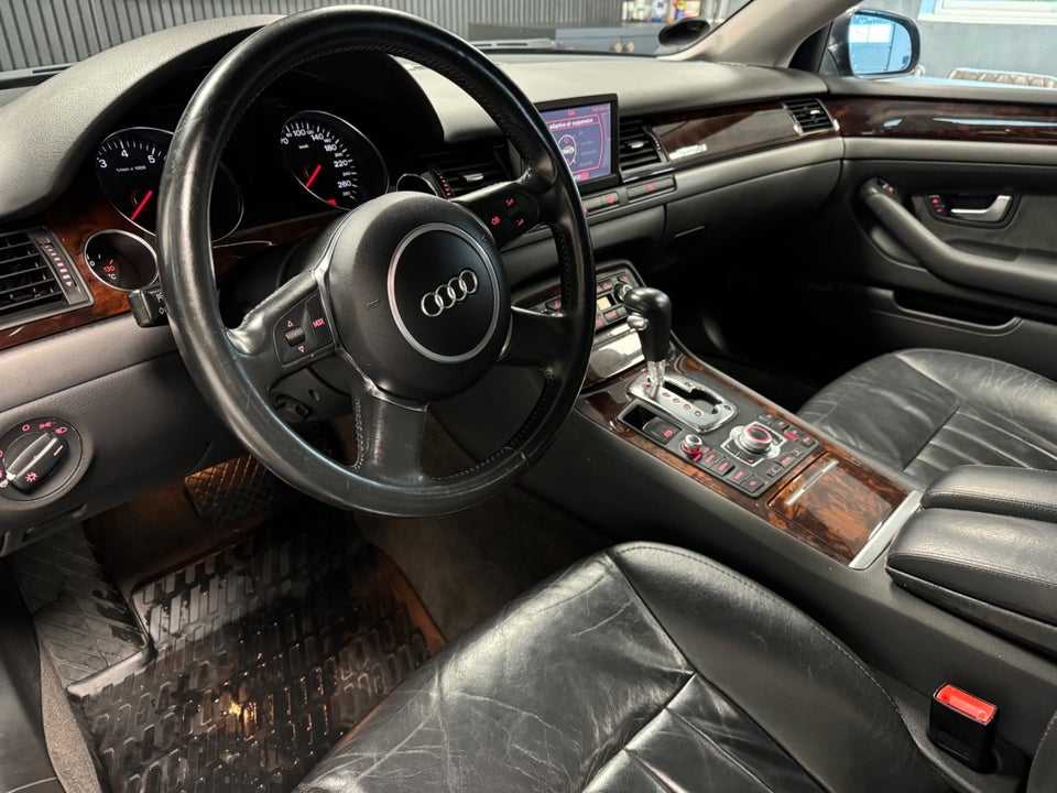 Audi A8 4,2 quattro Tiptr. lang 4d