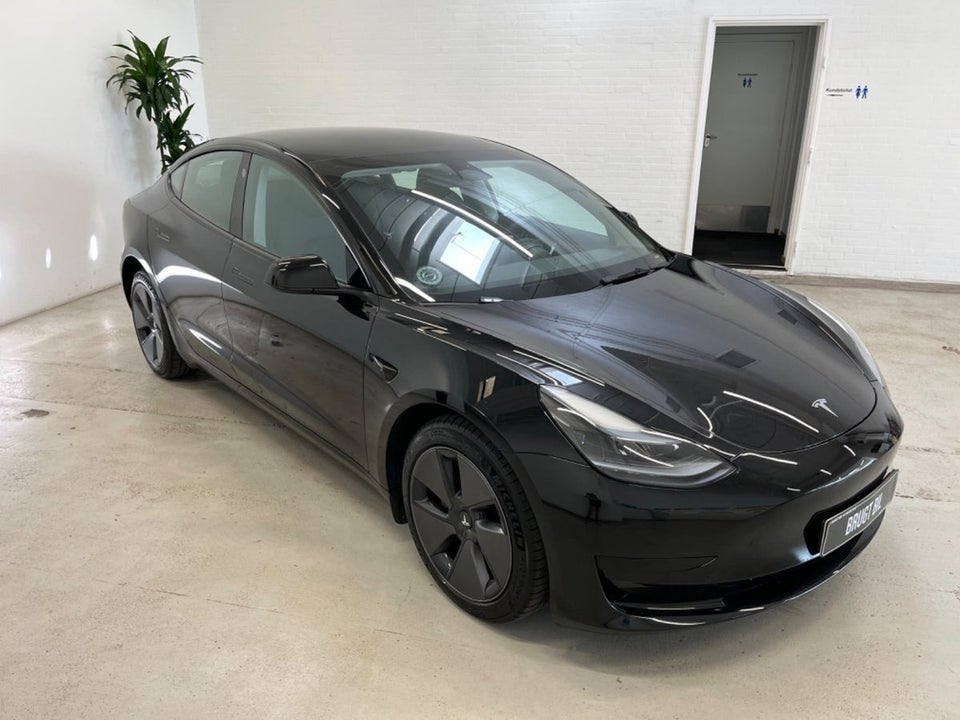 Tesla Model 3 RWD 4d