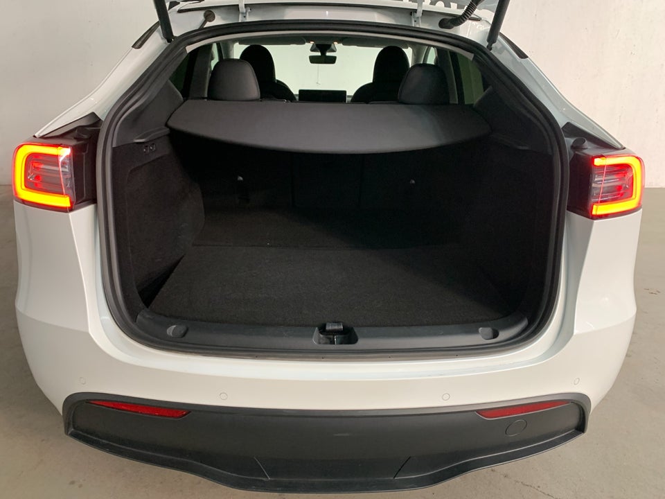 Tesla Model Y Long Range AWD 5d