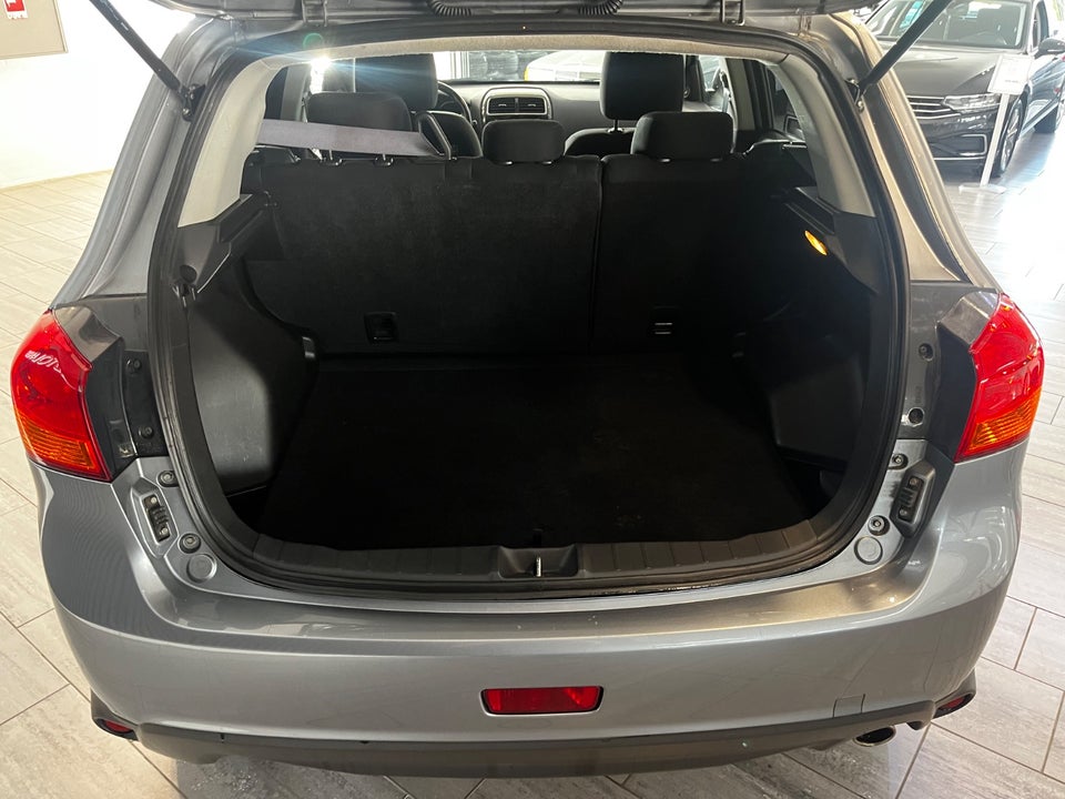 Mitsubishi ASX 1,6 Invite 5d