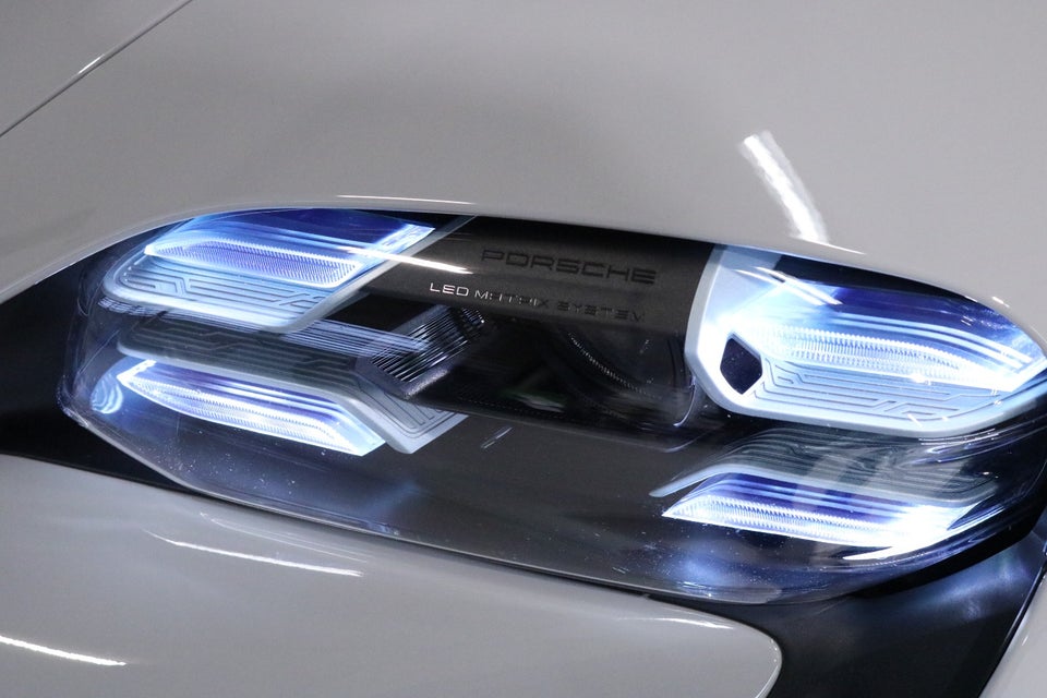 Porsche Taycan Turbo Performance+  4d