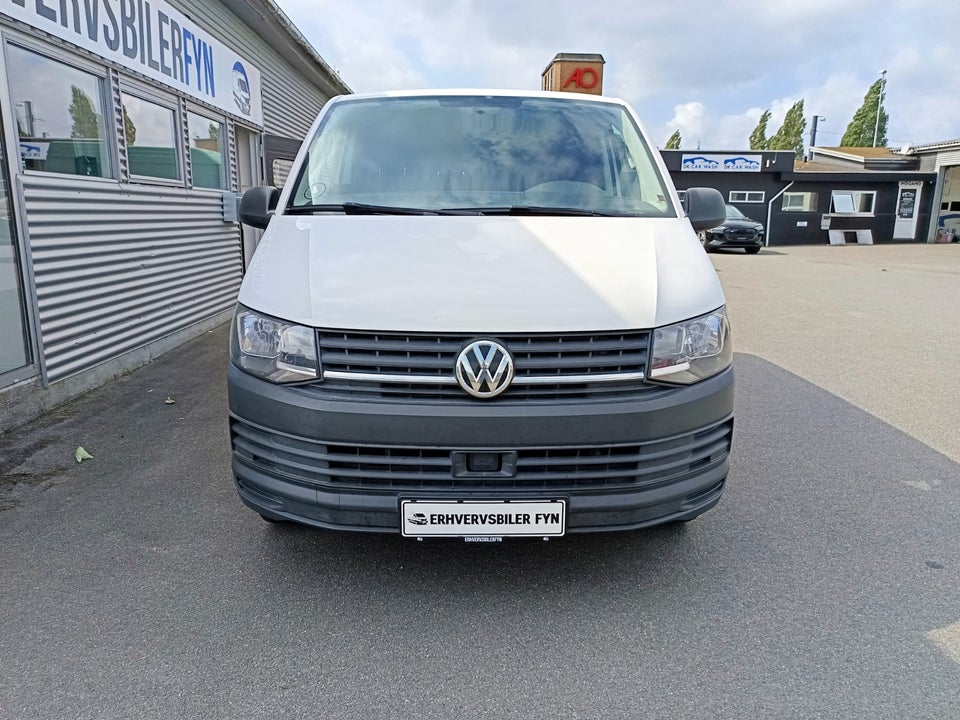 VW Transporter 2,0 TDi 102 Kassevogn kort