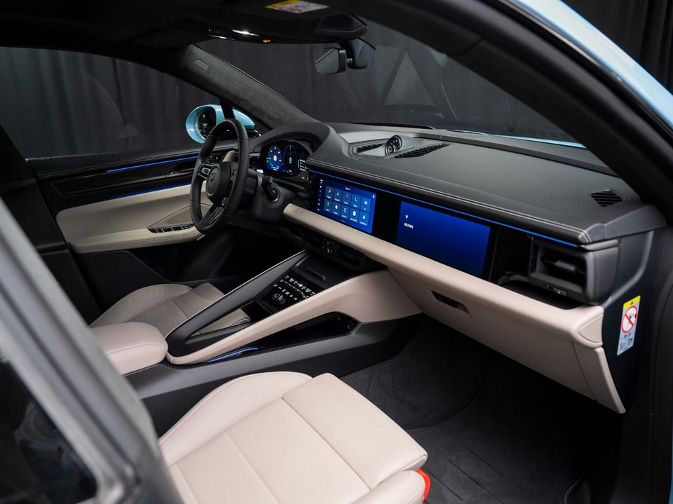 Porsche Macan Turbo 5d