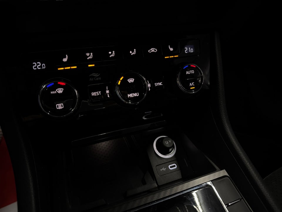 Skoda Superb 1,4 TSi iV Sportline Combi DSG 5d