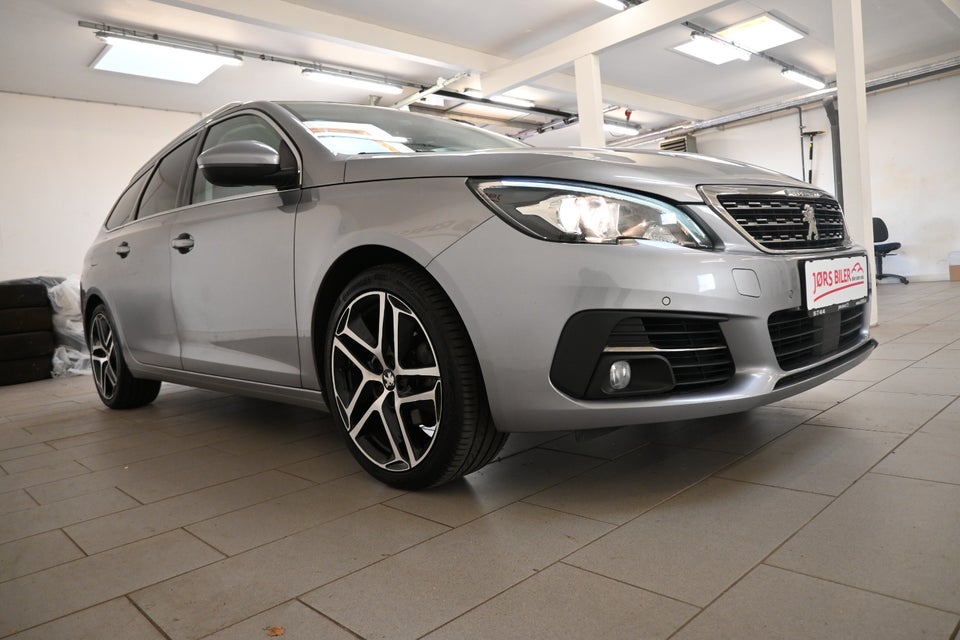 Peugeot 308 1,5 BlueHDi 130 Allure+ Sky SW 5d