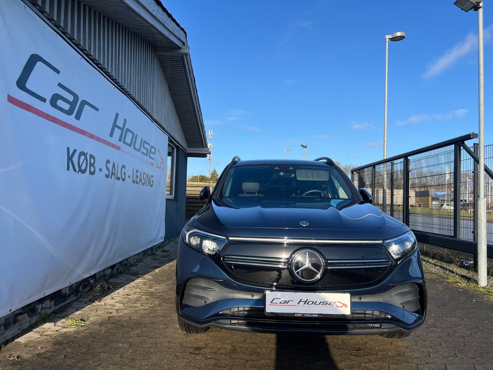 Mercedes EQB250 AMG Line 5d