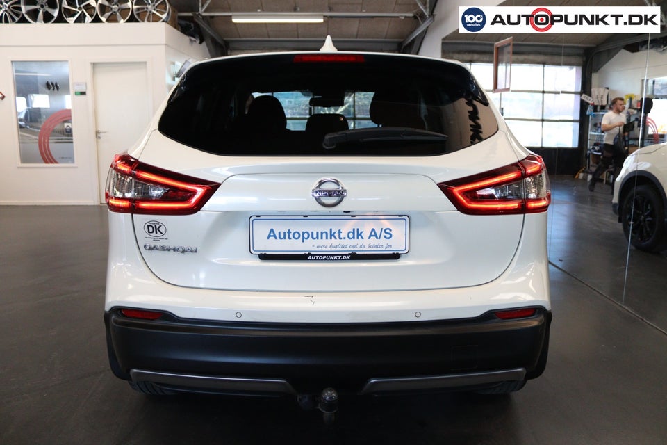 Nissan Qashqai 1,3 Dig-T 140 N-Connecta 5d