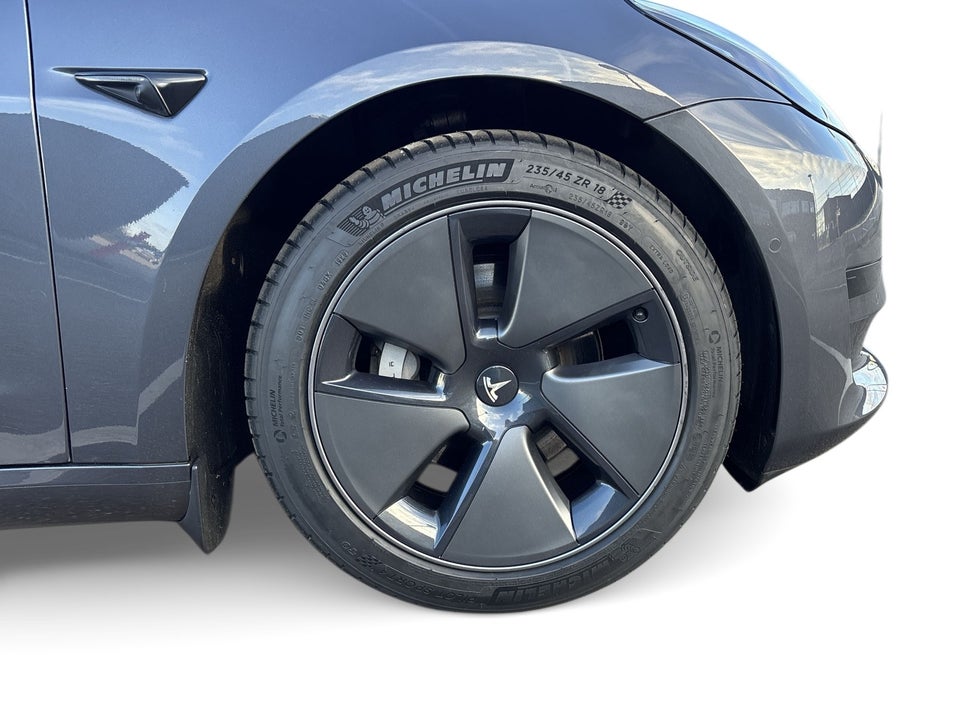 Tesla Model 3 Standard Range+ RWD 4d