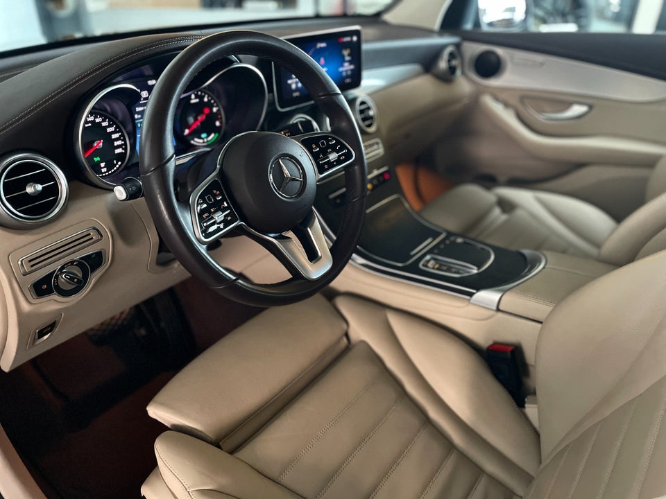 Mercedes GLC300 de 2,0 aut. 4Matic 5d