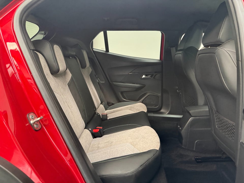 Peugeot e-2008 50 GT Pack 5d