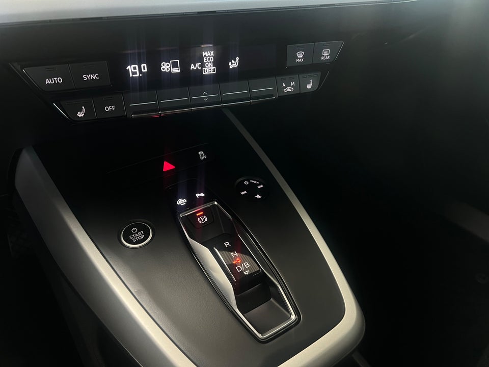 Audi Q4 e-tron 40 Advanced 5d