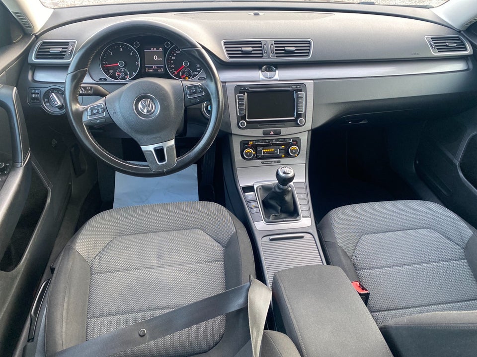 VW Passat 1,6 TDi 105 Highline Variant BMT 5d