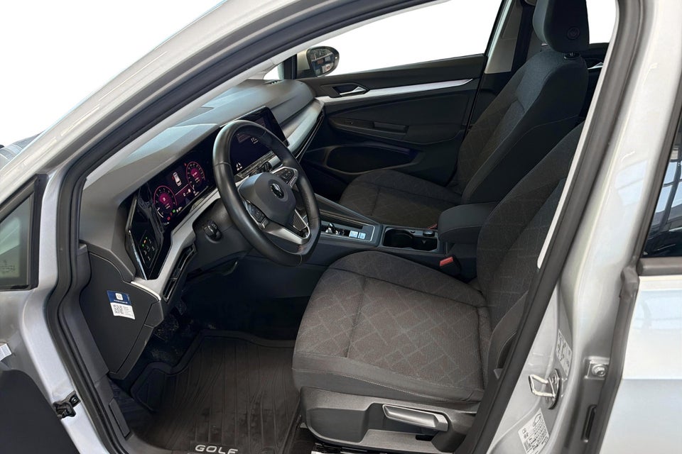 VW Golf VIII 1,5 eTSi 130 Life Variant DSG 5d