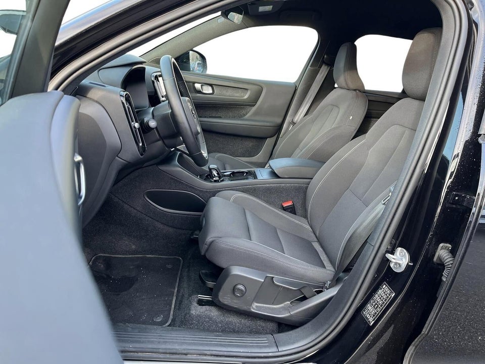 Volvo XC40 ReCharge Extended Range Plus 5d