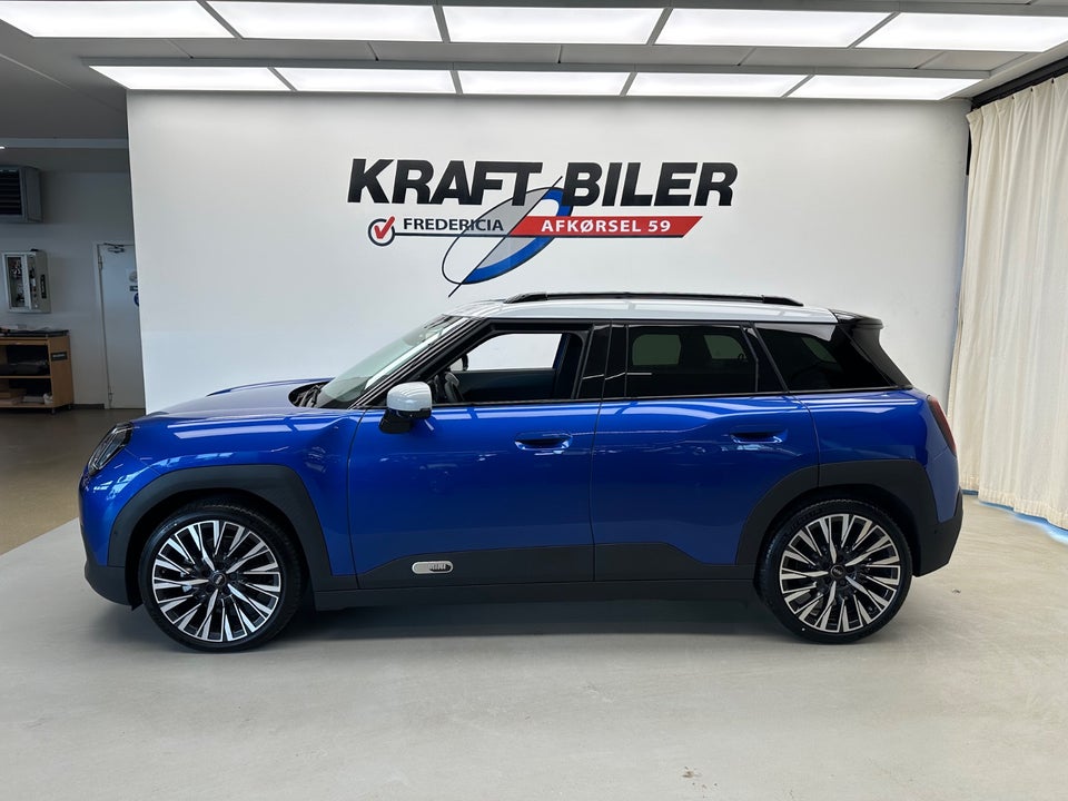 MINI Aceman E Favoured Trim L 5d