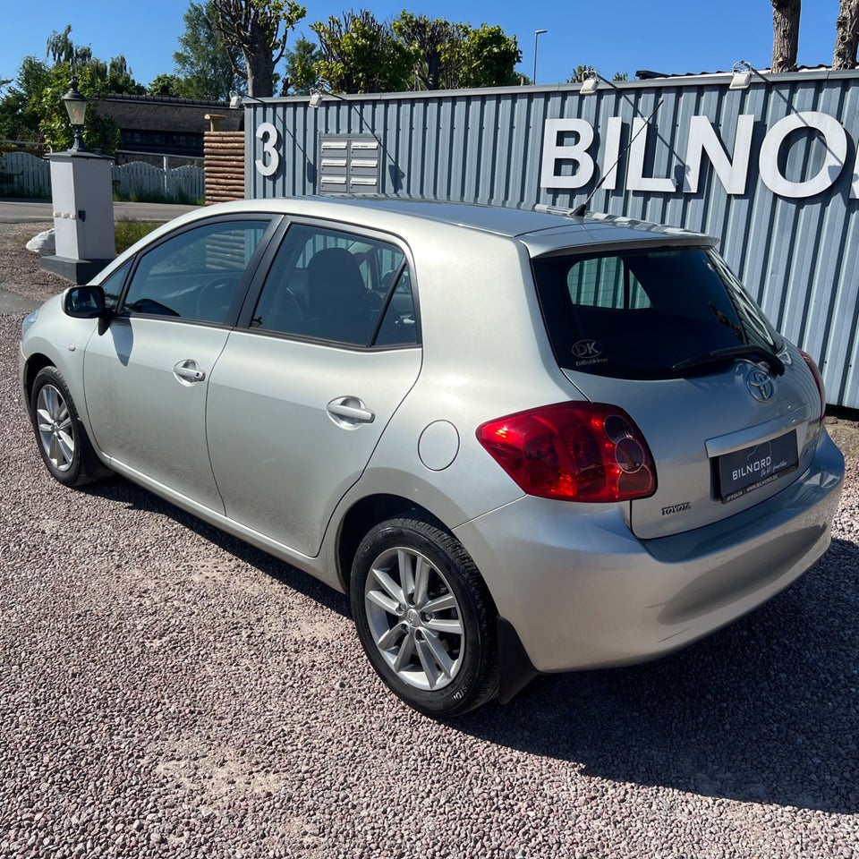 Toyota Auris 1,6 Luna+ 5d