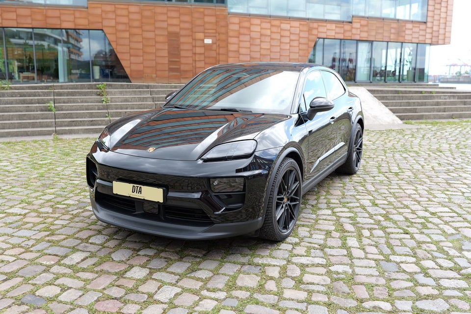 Porsche Macan 4 5d