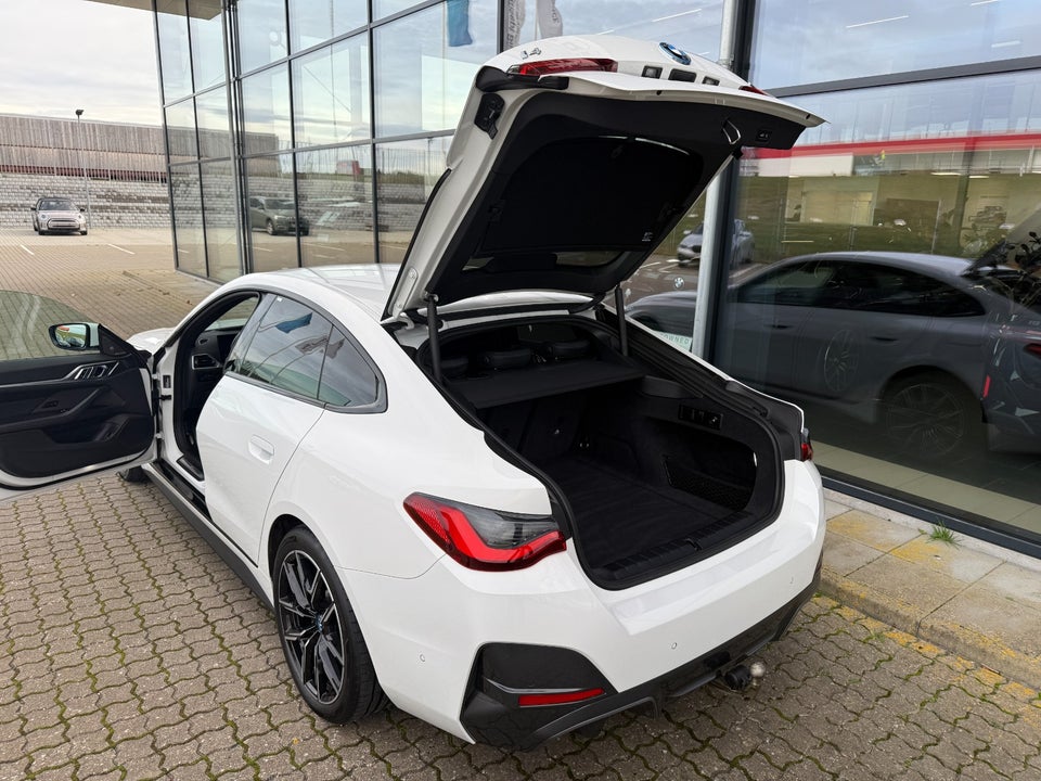 BMW i4 eDrive40 Fully Charged M-Sport 5d