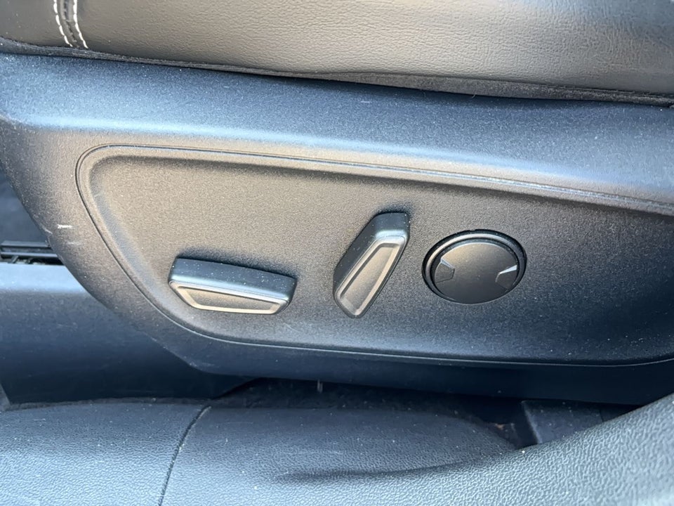 Ford Kuga 2,5 PHEV Vignale CVT 5d