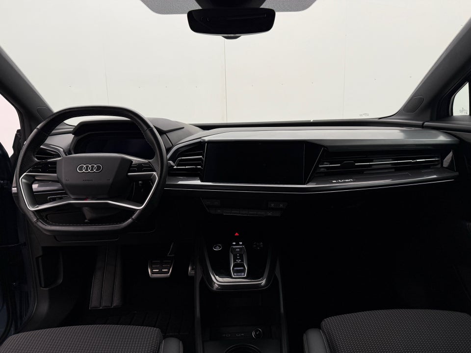 Audi Q4 e-tron 40 S-line 5d