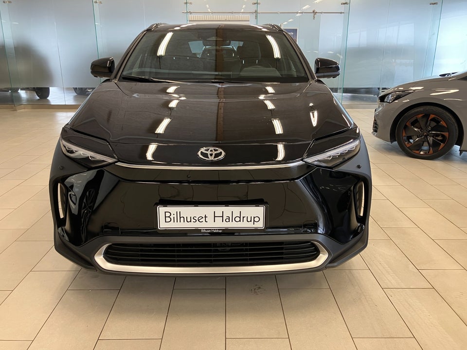 Toyota bZ4X Executive 5d