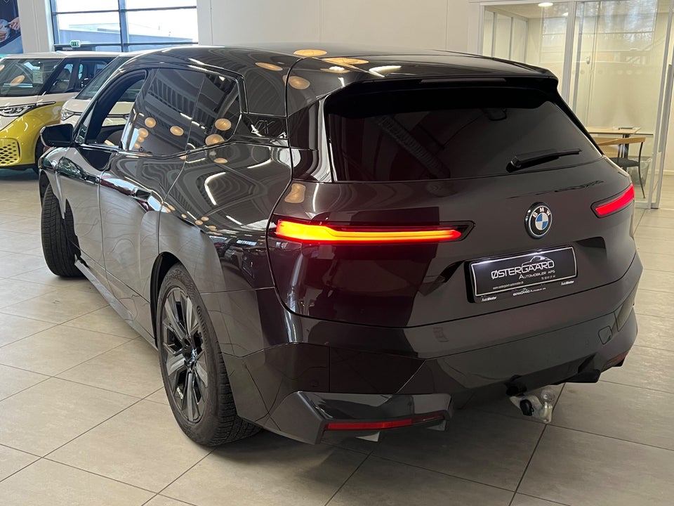 BMW iX xDrive50 Fully Charged 5d
