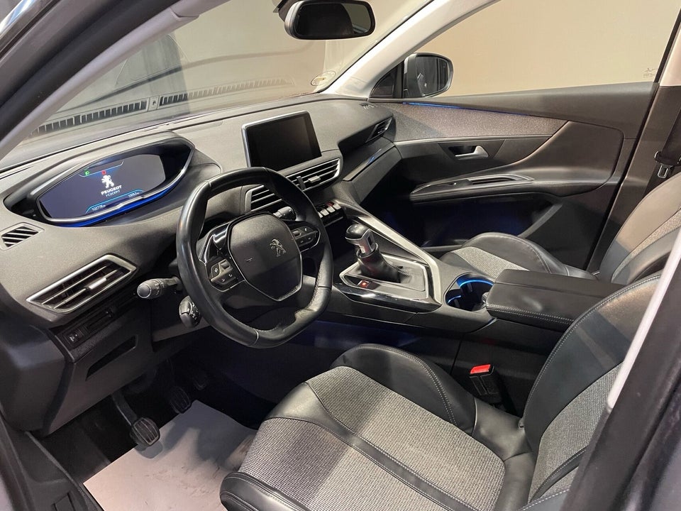 Peugeot 5008 1,2 e-THP 130 Allure 7prs 5d