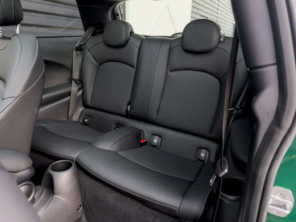 MINI Cooper SE Classic Trim 3d