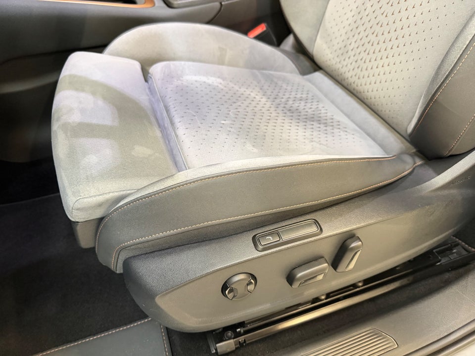 Cupra Born 58 e-Boost Dinamica Pack 5d