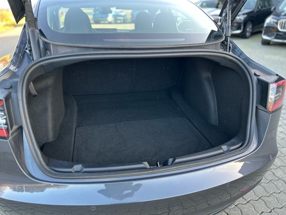 Tesla Model 3 Long Range AWD 4d