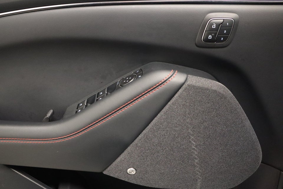 Ford Mustang Mach-E 75 Standard Range AWD 5d