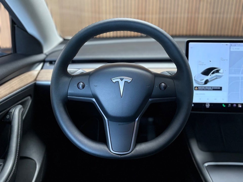 Tesla Model 3 Standard Range+ RWD 4d
