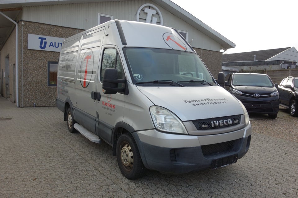 Iveco Daily 3,0 35S18 Van 5d
