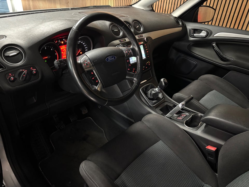 Ford S-MAX 2,0 TDCi 163 Collection 7prs 5d