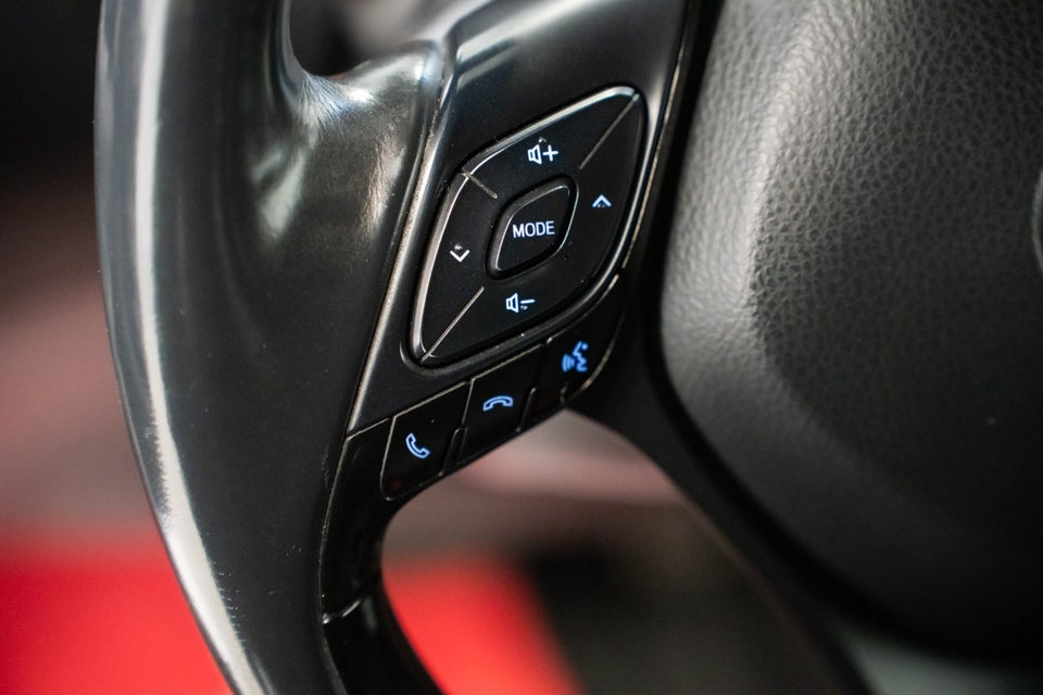 Toyota C-HR 1,8 Hybrid C-LUB Business CVT 5d