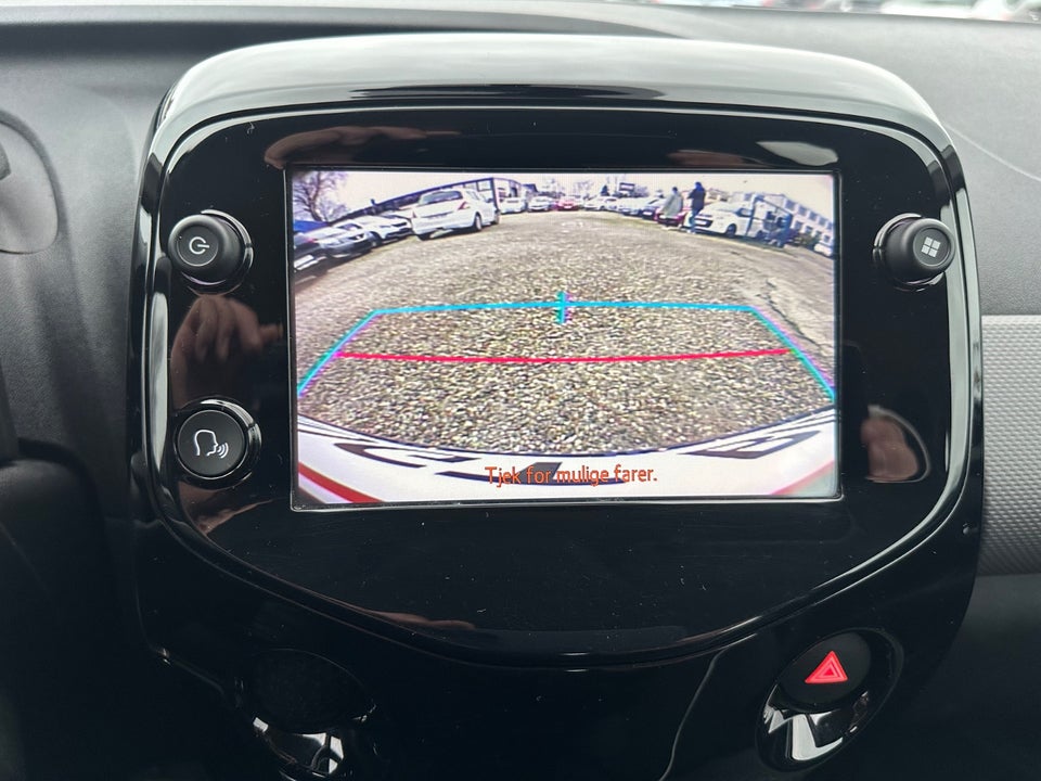 Peugeot 108 1,0 e-VTi 72 Selection Tech 5d