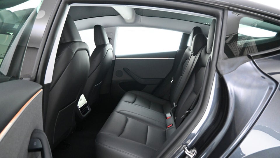 Tesla Model 3 RWD 4d