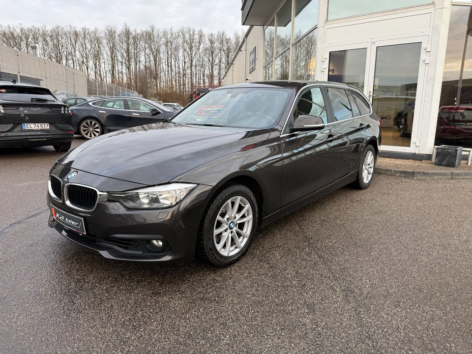 BMW 320i 2,0 Touring aut. 5d