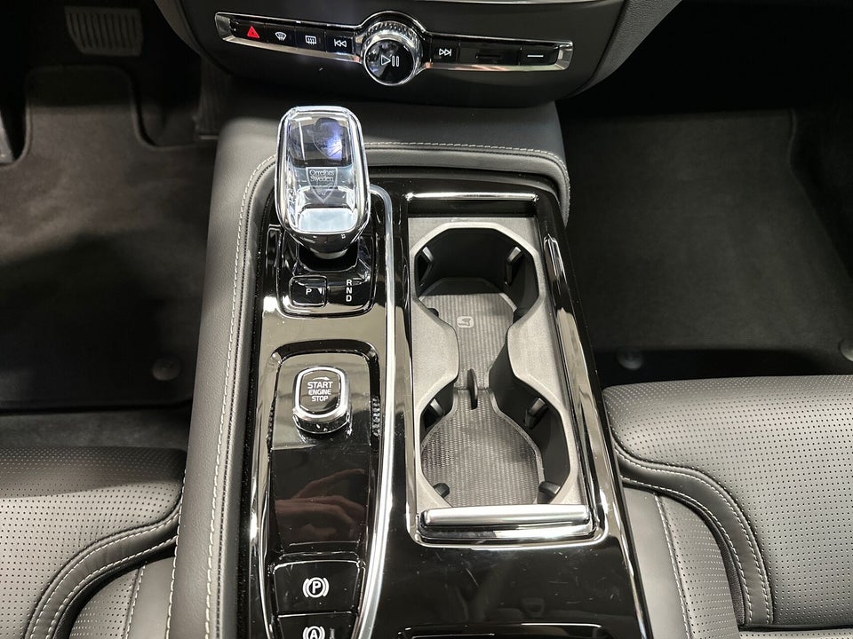 Volvo V60 2,0 T8 ReCharge Ultra aut. AWD 5d