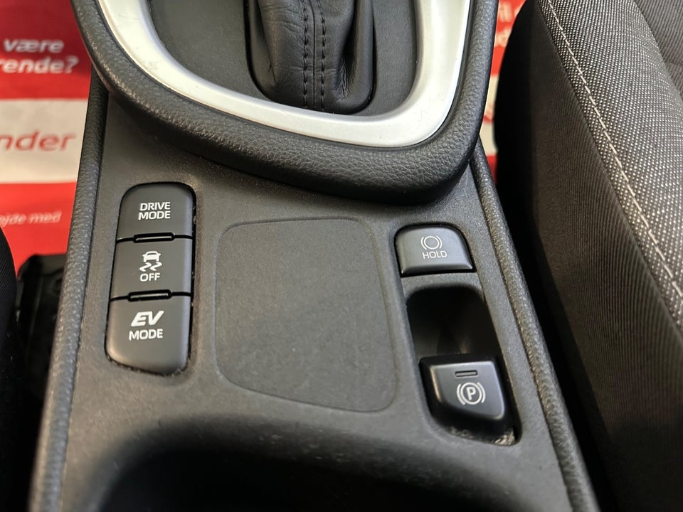 Toyota Yaris 1,5 Hybrid H1 e-CVT 5d