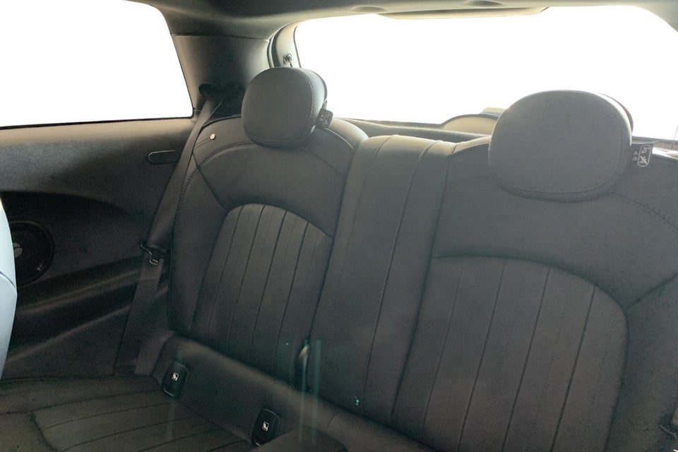 MINI Cooper SE Essential 3d