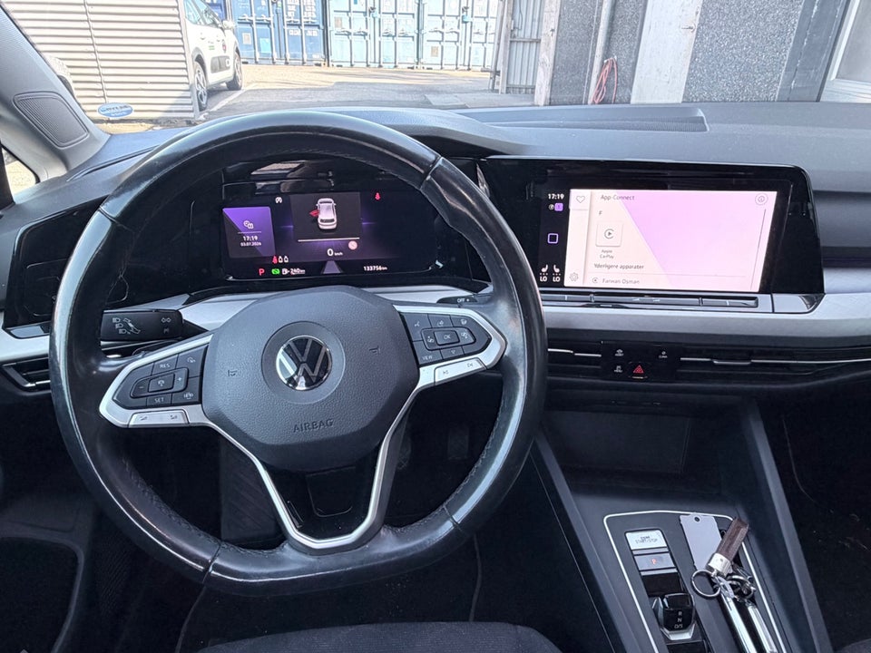 VW Golf VIII 2,0 TDi 115 Life DSG 5d