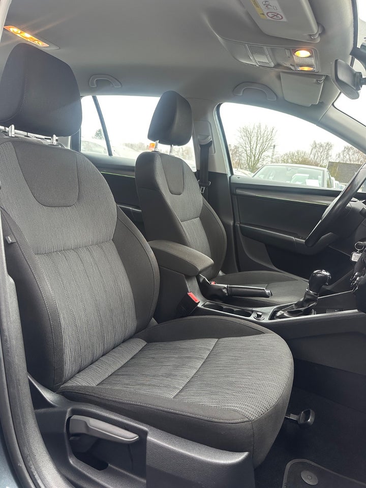 Skoda Octavia 1,6 TDi 115 Style Combi DSG 5d